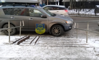 Мурманчане возмутились парковкой водителя Парковка