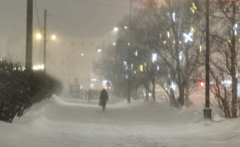 На Мурманск обрушился штормовой ветер Непогода
