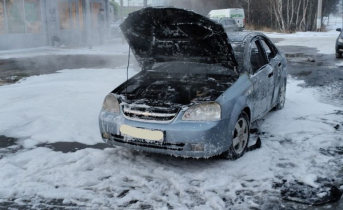 В Мурманской области вспыхнул автомобиль В Мурманской области вспыхнул автомобиль