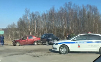 Момент жесткой аварии в Мурманске попал на видео ДТП