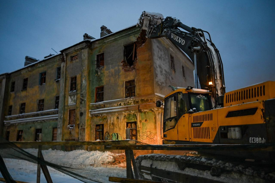 15 домов снесут в Мурманске Дом
