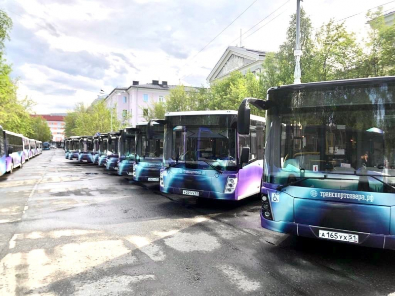 Десятки новых автобусов и троллейбусов приехали в Мурманскую область Автобусы