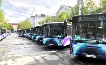 Десятки новых автобусов и троллейбусов приехали в Мурманскую область Автобусы