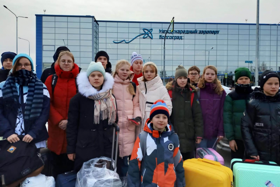 Юные пловцы вернулись из Волгограда в Мончегорск и Печенгский округ Юные пловцы вернулись из Волгограда в Мончегорск и Печенгский округ