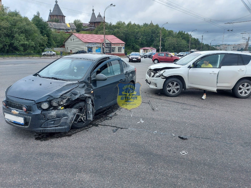 Авария на Кольском проспекте в Мурманске Авария в Мурманске