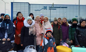 Юные пловцы вернулись из Волгограда в Мончегорск и Печенгский округ Юные пловцы вернулись из Волгограда в Мончегорск и Печенгский округ