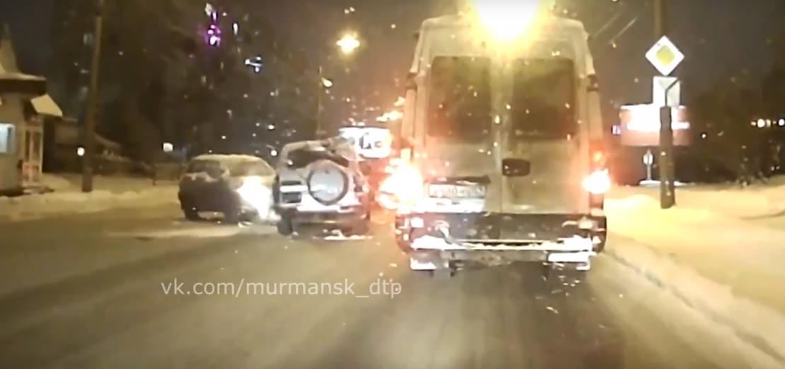 Последствия аварии в Мурманске попали на видео ДТП