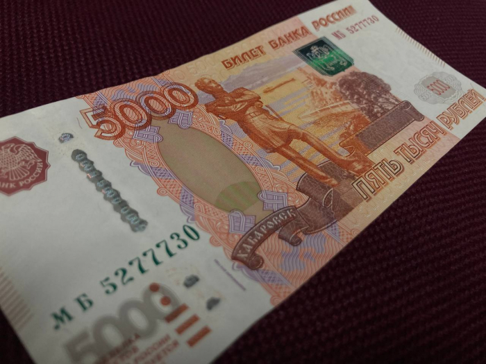 Сколько мурманчане смогут прожить без зарплаты? Есть ответ Купюры