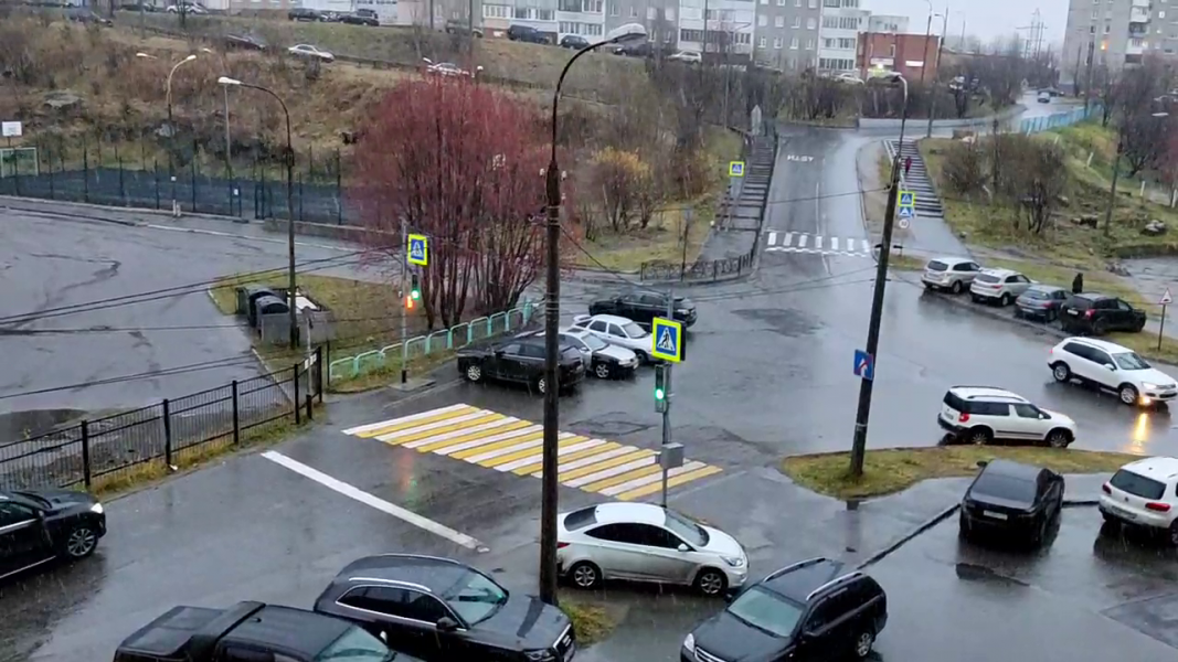 В Мурманске пошел снег с дождем Непогода