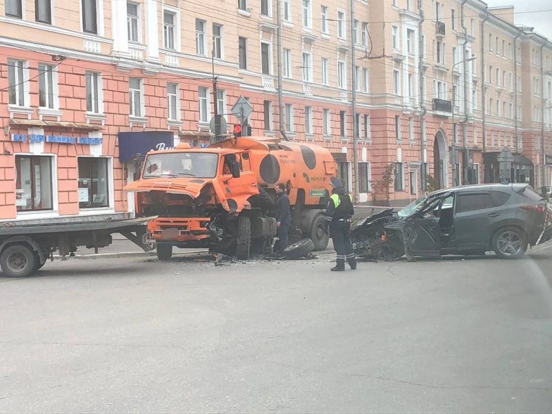 Последствия серьезной аварии в Мурманске попали на видео ДТП