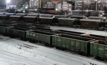 Водитель столкнулся с поездом в Мурманской области Вагоны