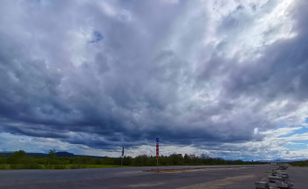 В Мурманской области ночью дотла сгорел КамАЗ Дорога