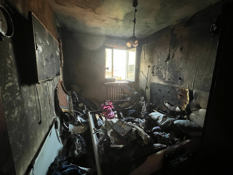 Из пожара в Мурманске спасли 2 человек Пожар
