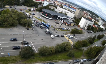 Водители встали в огромной пробке в центре Мурманска Пробки