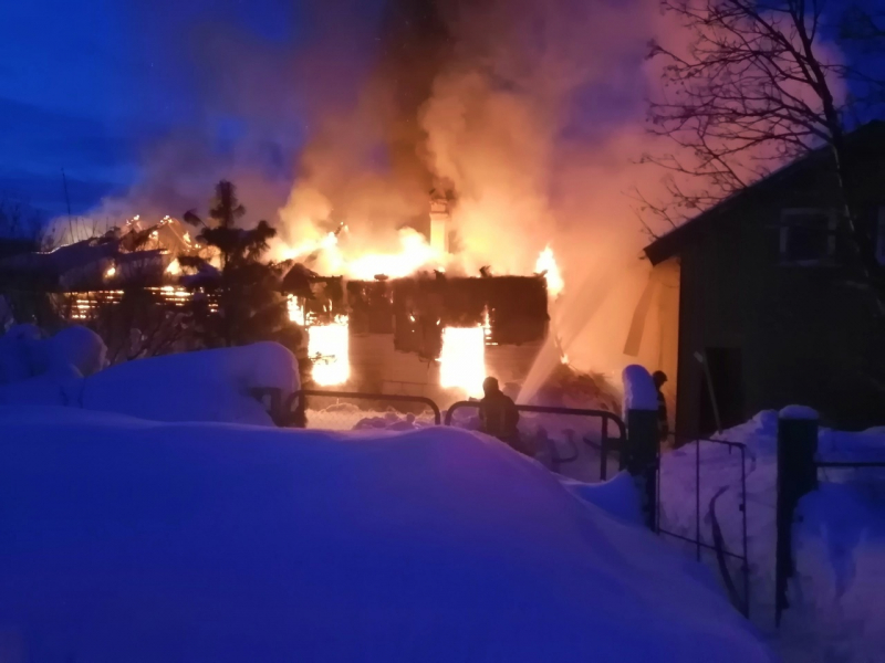 Крупный пожар в дачном поселке Пожар