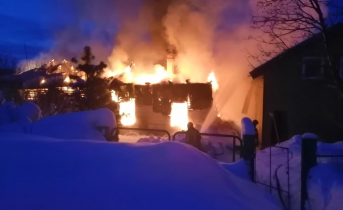 Крупный пожар в дачном поселке Пожар