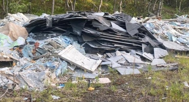 Мурманчане пожаловались на свалки мусора в городе Свалка