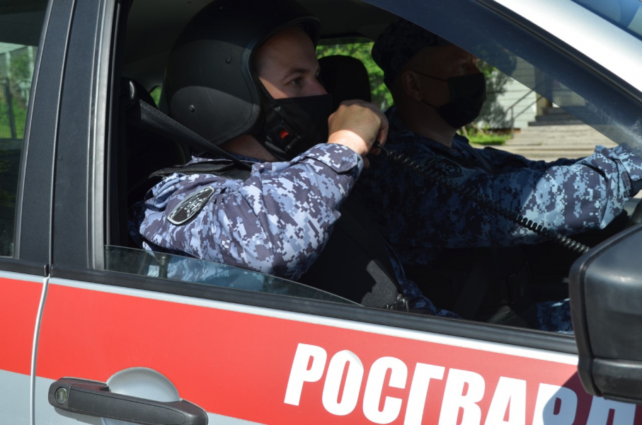 В мурманском гипермаркете задержали уголовника Росгвардия