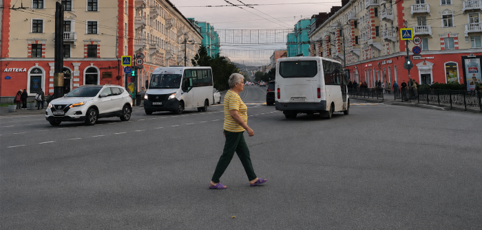 Бабушка с деменцией и потерей памяти пропала в Мурманске