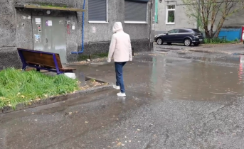 Сложное препятствие в Мурманске Лужа