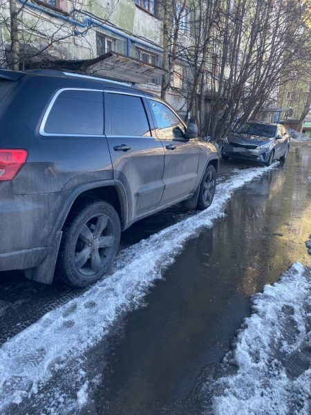 Мурманчане возмущены наглой парковкой водителей Машины