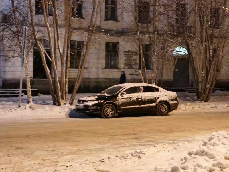 Мурманчанка засудила управляющую компанию Автомобиль
