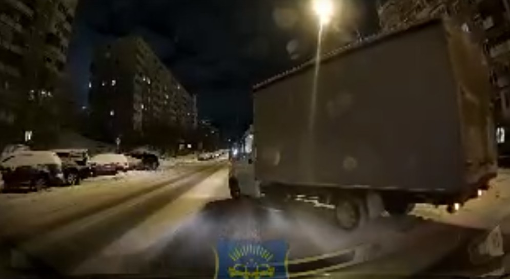Опасный маневр на дороге разозлил мурманчан Дорога