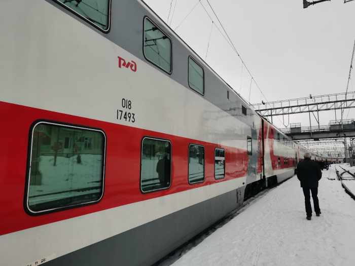Предновогодний ажиотаж. Билеты на поезда из Петербурга в Мурманск быстро раскупили Поезд