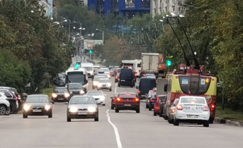 Водители застряли в утренних пробках в Мурманске Пробка