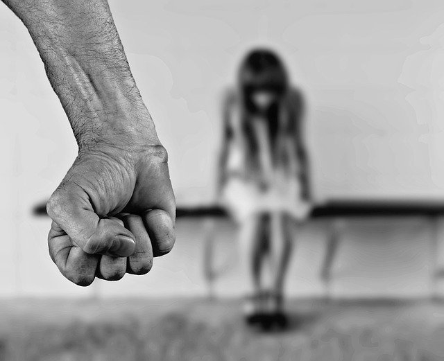 На 18-летнюю мурманчанку напали в отпуске Нападение