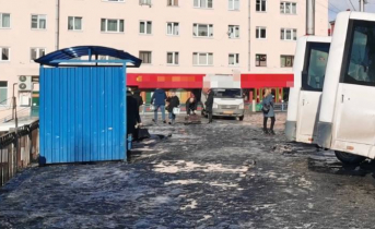 На директора учреждения в Мурманской области завели дело Остановочный комплекс