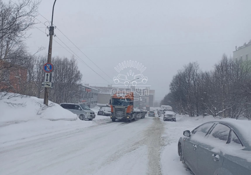 Фуры встали в Мурманске Дорога