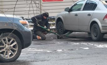 Северянин оказался в полиции после покупки автомобильных шин Машины