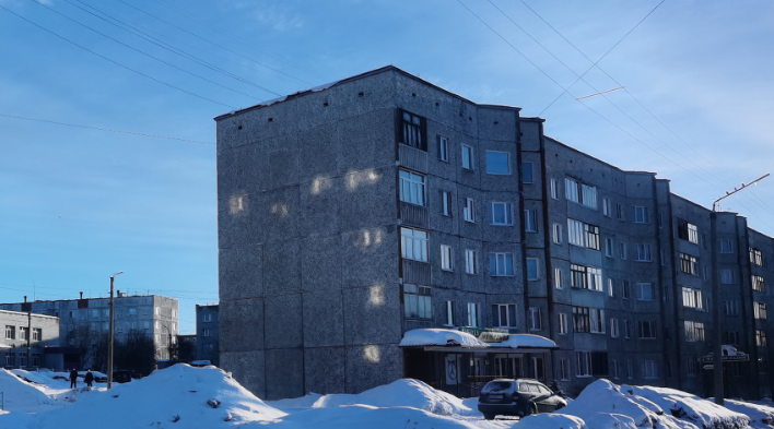 В чужую квартиру в Мурманской области проник преступник Мурманск