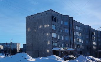 В чужую квартиру в Мурманской области проник преступник Мурманск