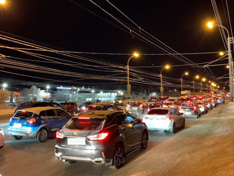 Дорожный коллапс возник из-за массовой аварии в Мурманске Коллапс