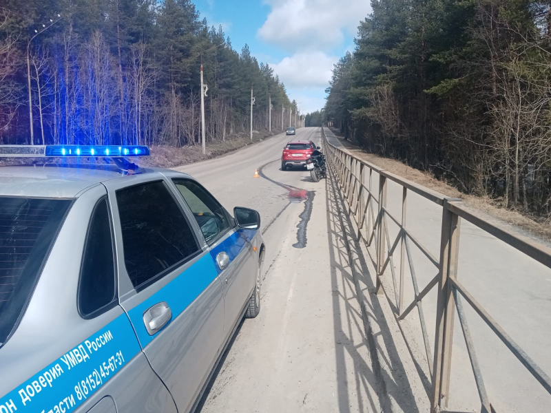 Мотоциклист попал в реанимацию после ДТП в Мурманской области Дорога