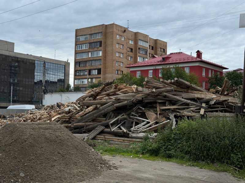 В центре Мурманска снесли дома с длинной историей Город