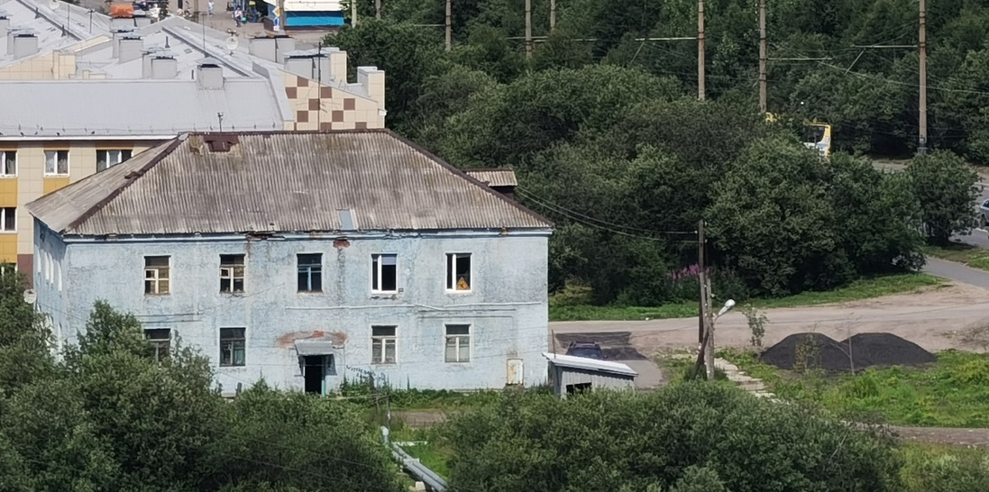Любителю ночных прогулок из Мурманской области грозит тюрьма Жилой дом