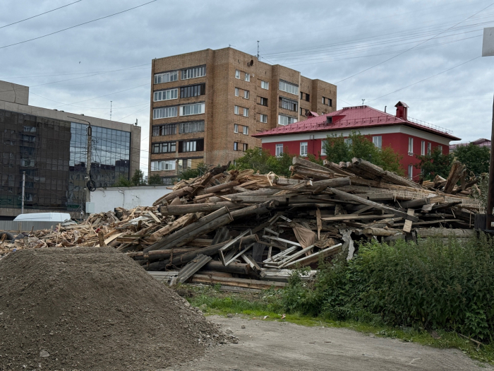 В центре Мурманска снесли дома с длинной историей Город