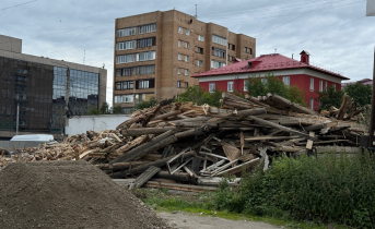 В центре Мурманска снесли дома с длинной историей Город