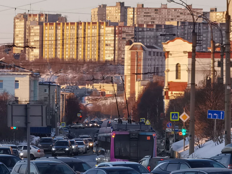 Водители застряли в большой пробке в Мурманске Пробка