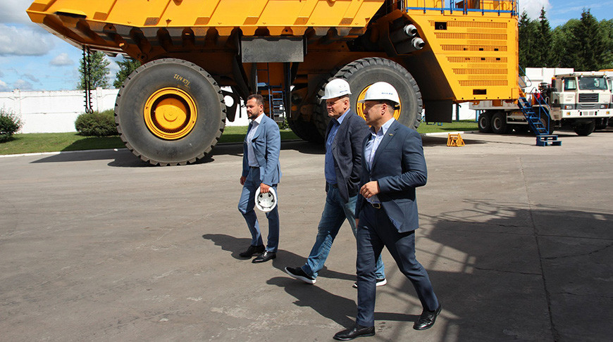 Кольская ГМК заинтересовалась погрузочно-доставочными шахтными машинами БЕЛАЗа Кольская ГМК заинтересовалась погрузочно-доставочными шахтными машинами БЕЛАЗа