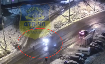 Жесткий наезд на пешехода в Мурманске попал на видео Авария