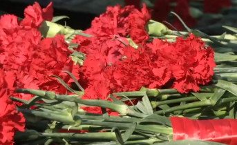 Страшная катастрофа. Ровно 25 лет назад затонула атомная подводная лодка «Курск» Цветы