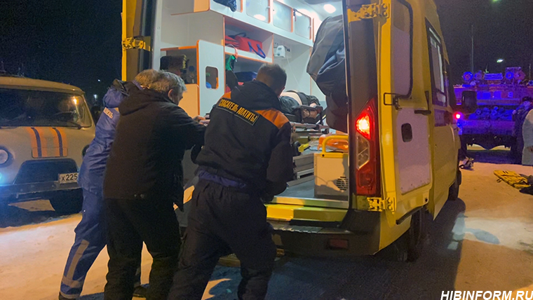 В серьезном пожаре в жилом доме в Мурманской области погиб человек Скорая
