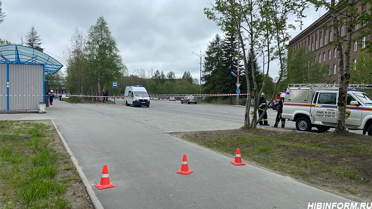 Экстренные службы оцепили остановку в Мурманской области Остановка