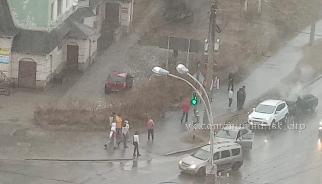 Момент ДТП в центре Мурманска попал на видео ДТП