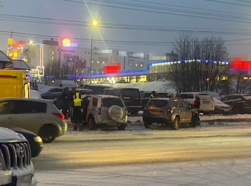 В центре Мурманска произошло серьезное ДТП Авария