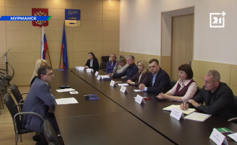 Глава Мурманска встретился с партнерами клуба для пожилых северян Совещание